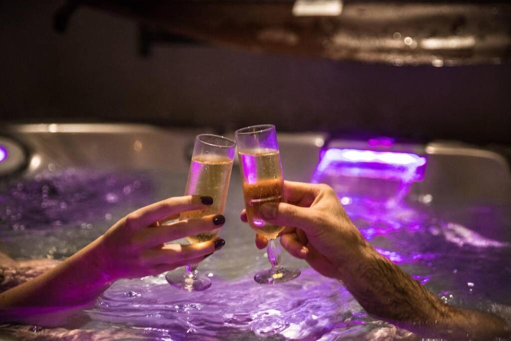 Les Spas Insolites - Le Spa Du Moulin 생-쥐니앙 외부 사진